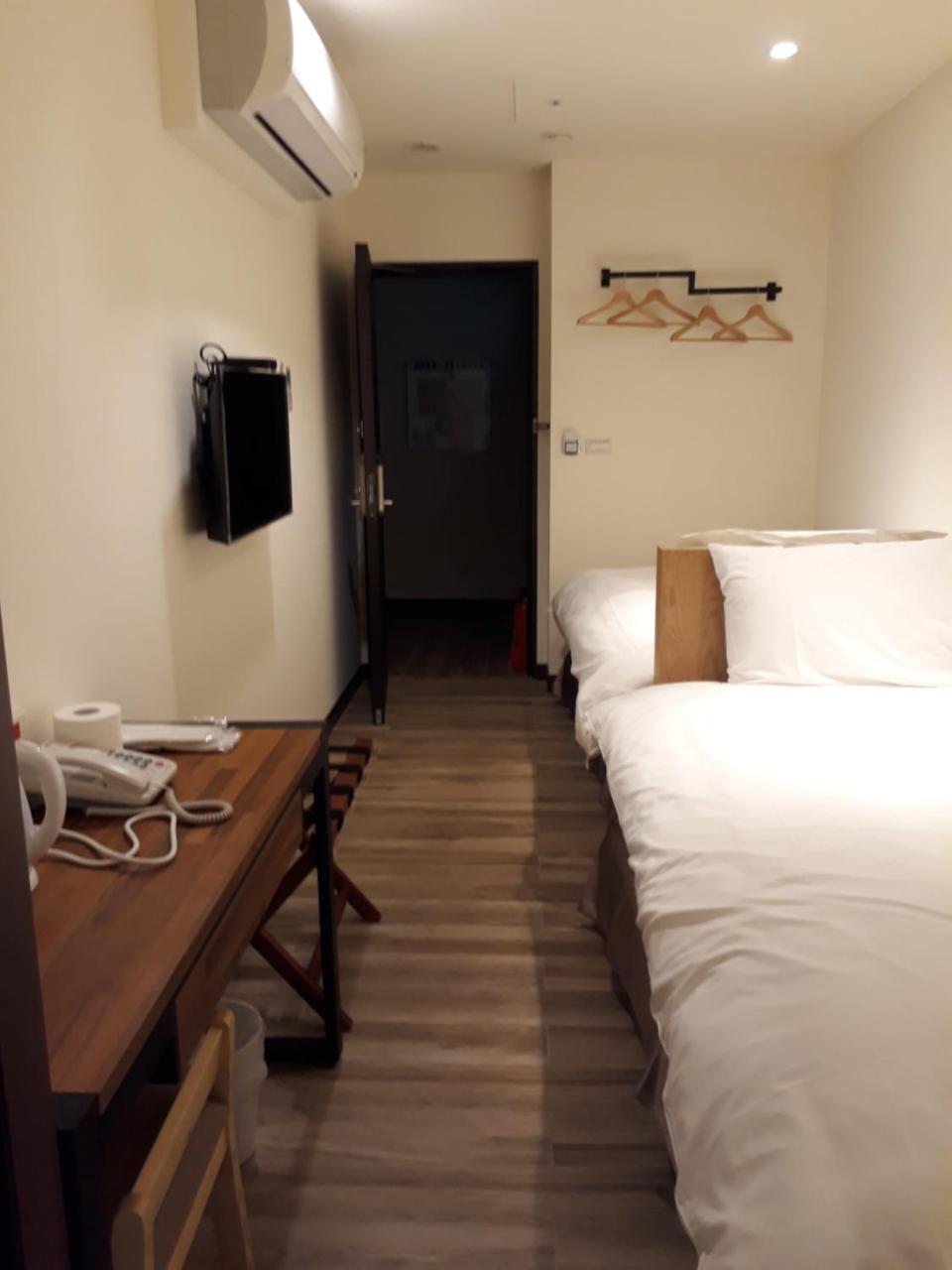 Honest & Warm Hotel Taoyuan Exterior photo